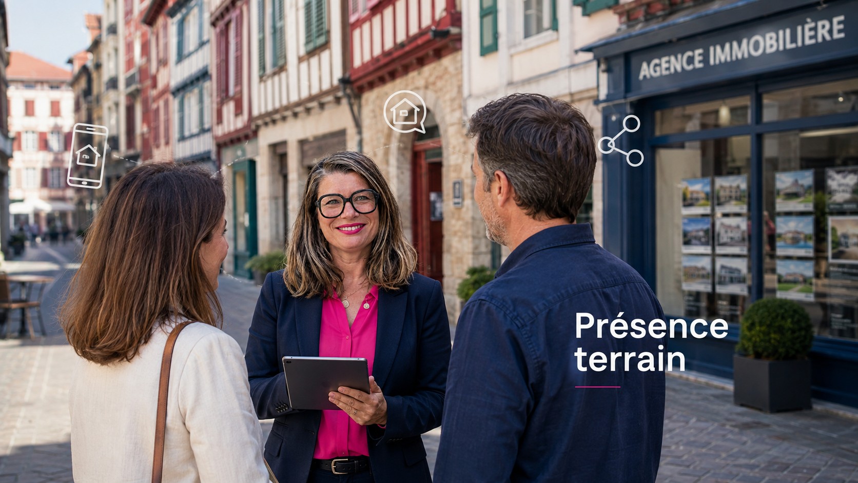 Présence terrain à Bayonne : Cécile Bazerque échange avec un couple de vendeurs dans une rue du centre-ville